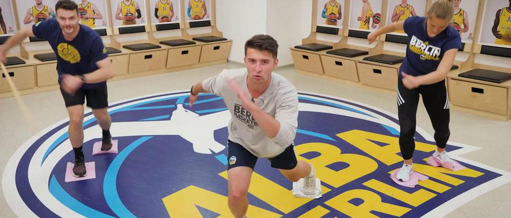 Albas Sportstunde im Netz. Millionenfach sind die Videos, mit denen Kinder und Erwachsene zur Bewegung motiviert werden, seit Beginn der Pandemie angeklickt worden.