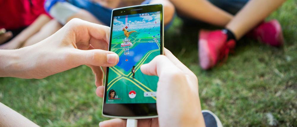 Im Juli 2016 brach der Hype um das Handyspiel Pokémon Go aus. Es verbindet die virtuelle Welt mit der realen.