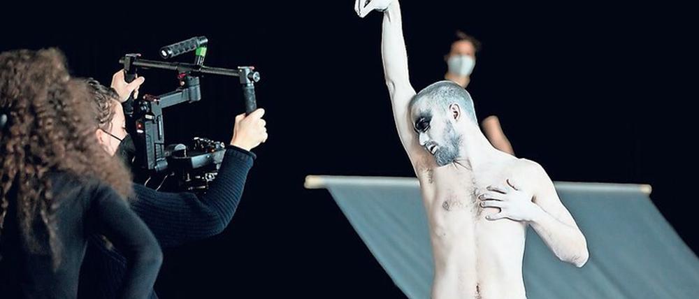 Posen für die Kamera. Shardar Goshen und Theophilus Vesely.