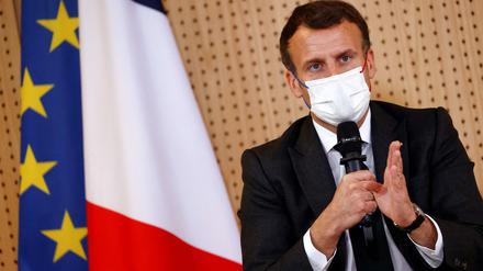 Kritiker werfen Staatschef Macron vor, bei der Pandemiebekämpfung nicht entschieden genug gehandelt zu haben. 