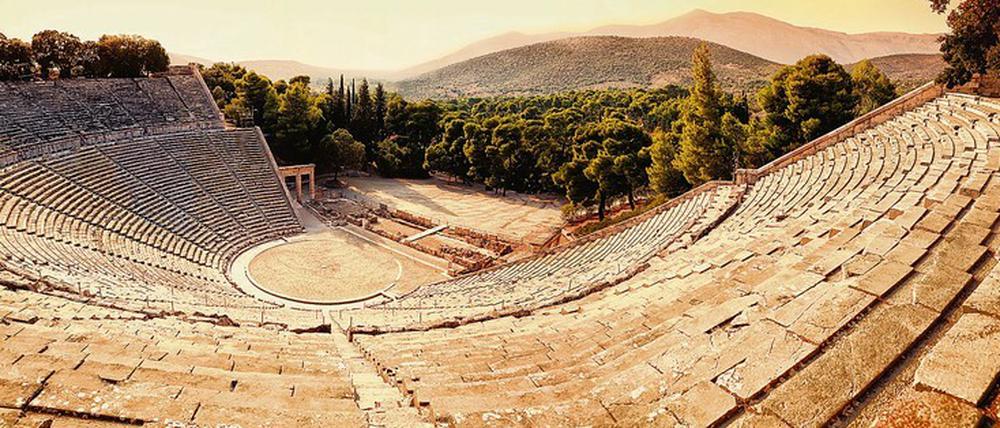 Kultischer Ort in der Antike. Das Theater von Epidauros, erbaut im 4. Jahrhundert v. Christus, wird heute noch bespielt.