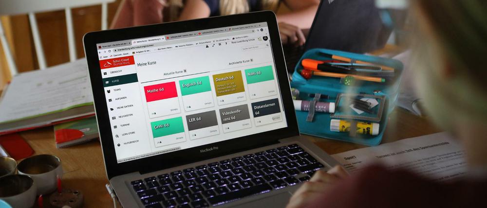 Die Schul-Cloud wird von etwa 570 der gut 900 Brandenburger Schulen genutzt.