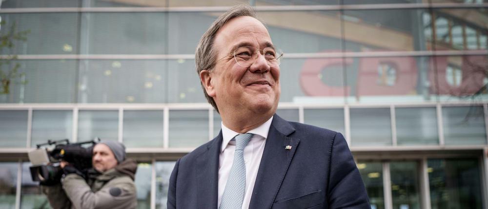 Laschet ist derzeit einer der wenigen, dem bei seiner Kandidatur noch zum Lachen ist.