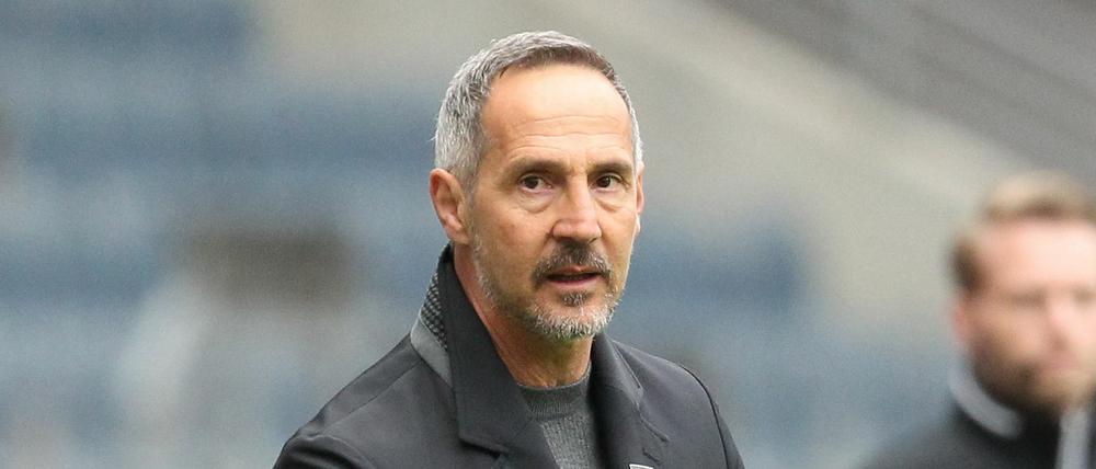Adi Hütter steht mit Eintracht Frankfurt kurz vor der erstmaligen Qualifikation für die Champions League, doch im Sommer sucht er eine neue Herausforderung.