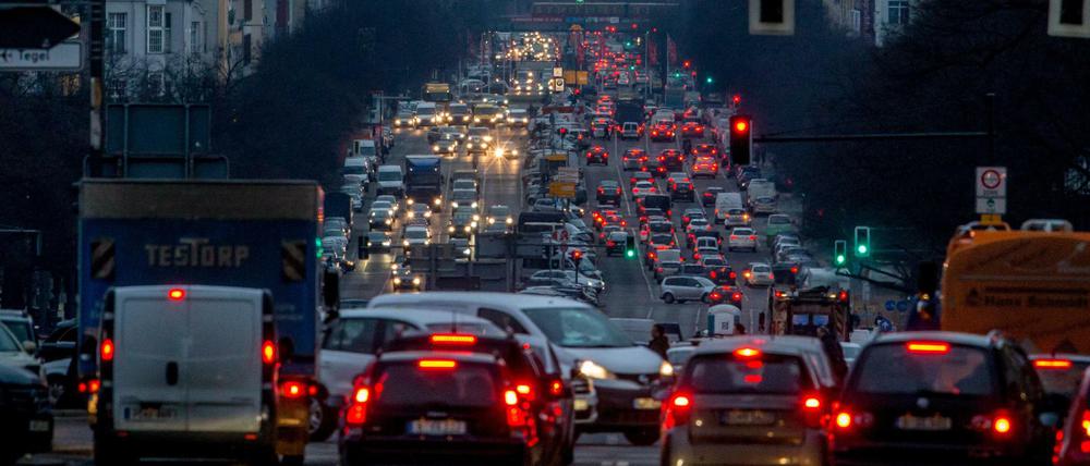 Rund 20 Millionen Arbeitnehmerinnen und Arbeitnehmer müssen jeden Tag zum Arbeitsplatz fahren. 