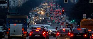 Rund 20 Millionen Arbeitnehmerinnen und Arbeitnehmer müssen jeden Tag zum Arbeitsplatz fahren.