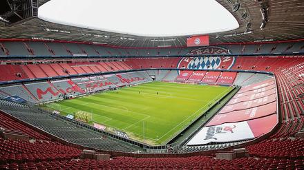 EM-Spiele mit Zuschauern? Mitten in der dritten Welle der Coronavirus-Pandemie wollen weder der Bund noch das Land Bayern eine Garantie geben. Deshalb droht München der Entzug der vier Begegnungen bei der Euro. 