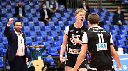 So sehen Sieger aus. Die Volleys am Donnerstag in Friedrichshafen.