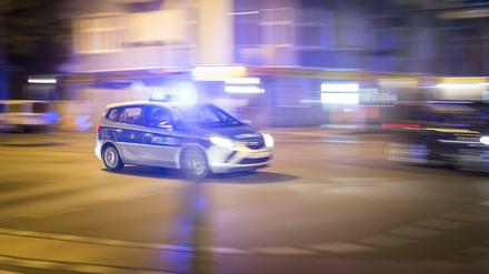 Mit 100 Einsatzkräften durchsuchte die Polizei am Donnerstag die Wohnungen in Neukölln. 
