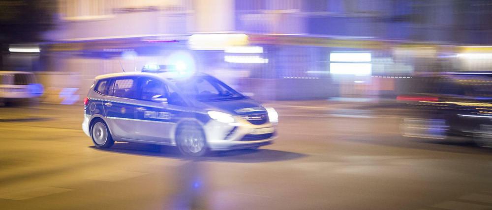 Mit 100 Einsatzkräften durchsuchte die Polizei am Donnerstag die Wohnungen in Neukölln. 