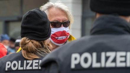 Wegen Übergriffen auf Journalisten bei Corona-Demonstrationen wurde Deutschland hinsichtlich der Lage der Pressefreiheit zurückgestuft. 