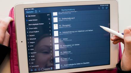 Hilfreich für den Unterricht zu Hause: ein Tablet.