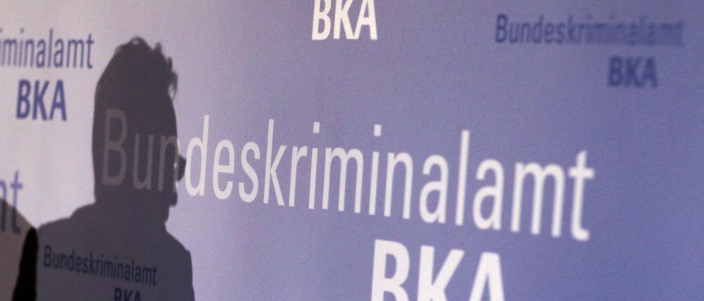 Affäre im BKA. Die Staatsanwaltschaft Berlin ermittelt gegen drei Personenschützer. Einer soll den Hitlergruß gezeigt haben.