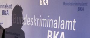 Affäre im BKA. Die Staatsanwaltschaft Berlin ermittelt gegen drei Personenschützer. Einer soll den Hitlergruß gezeigt haben.