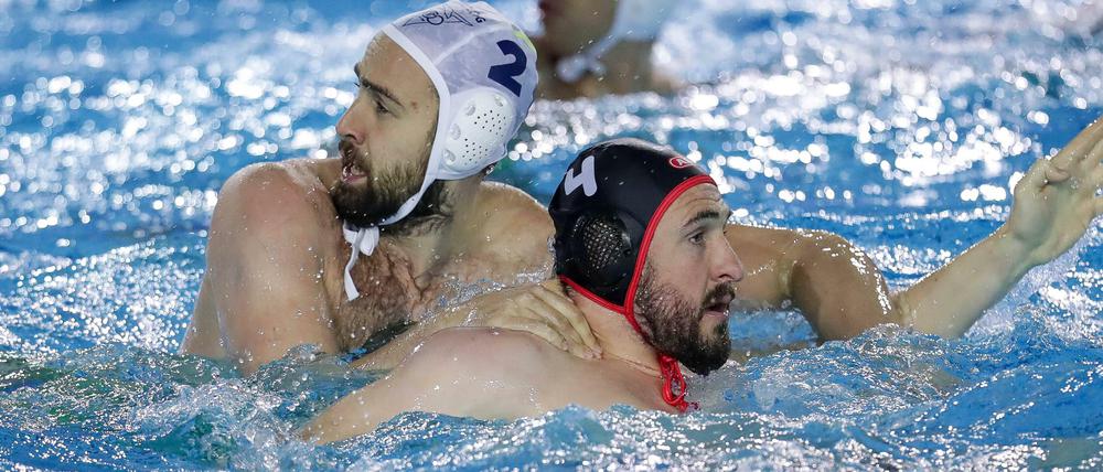 Mateo Cuk (Nr. 4) und seine Teamkollegen von Spandau 04 spielen am Freitag gleich doppelt. 
