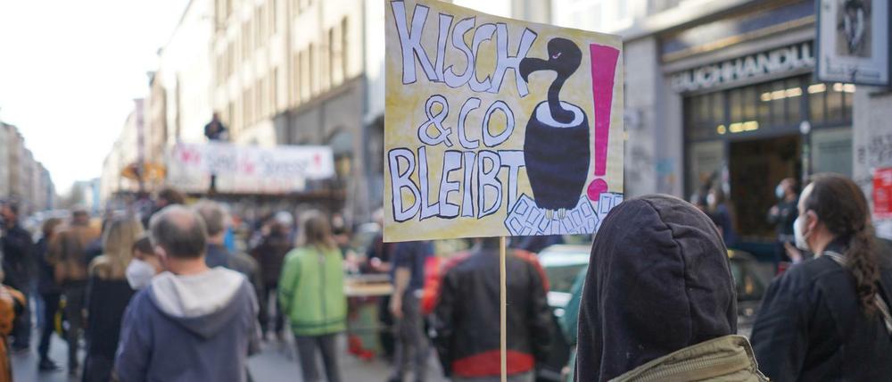 Am Dienstag wurde für den Erhalt des Buchladens demonstriert.