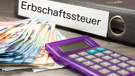 Erben würden künftig rund sieben Milliarden Euro im Jahr mehr zahlen als bislang - wenn es nach dem DGB ginge. 