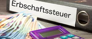 Erben würden künftig rund sieben Milliarden Euro im Jahr mehr zahlen als bislang - wenn es nach dem DGB ginge.