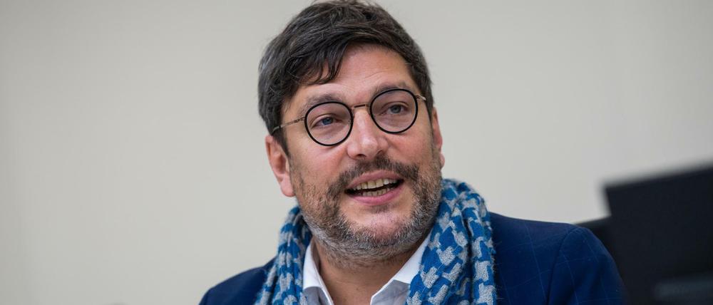 Justizsenator Dirk Behrendt (Bündnis 90/Die Grünen) wird von Richtern aufgefordert, für eine frühere Impfung des Justizpersonals zu sorgen.
