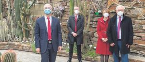 Frank-Walter Steinmeier, Elke Büdenbender, Günter M. Ziegler und Thomas Borsch (v.l.) im Botanischern Garten Berlin.