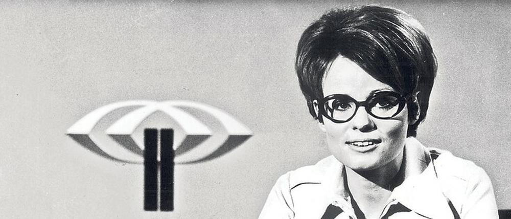 Sensation in der Bundesrepublik. Die Journalistin Wibke Bruhns verliest am 12. Mai 1971 im ZDF die Nachrichten.