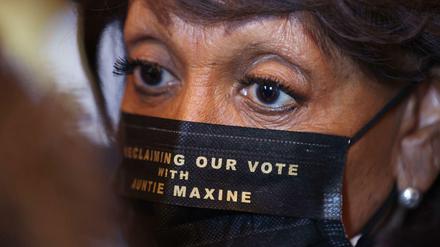 Maxine Waters, Abgeordnete der Demokraten im Repräsentantenhaus, hat mit ihren Äußerungen selbst den Richter im Chauvin-Prozess verärgert. 