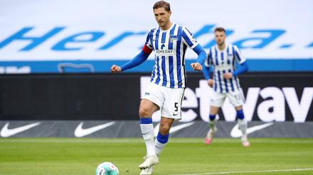 Sehnsucht nach dem Ball. Niklas Stark und seine Kollegen von Hertha BSC können in häuslicher Quarantäne nur sehr eingeschränkt trainieren.