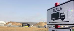 Bislang sollen erst etwas mehr als 1000 Mitarbeiter einen Vertrag bei Tesla unterschrieben haben.