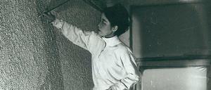 Infinity Painting. Mit ihren repetitiven Strukturen, den Punktmustern, erschuf Yayoi Kusama ihre eigene Kunstsprache. Das Bild entstand ungefähr 1961 in ihrem New Yorker Studio.