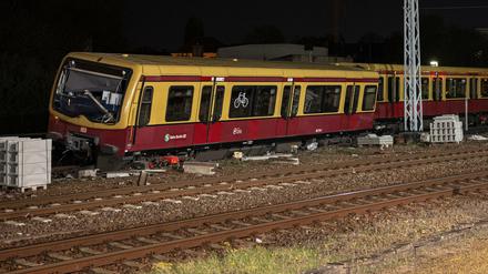 Bei dem Unfall entstand ein enormer Sachschaden.