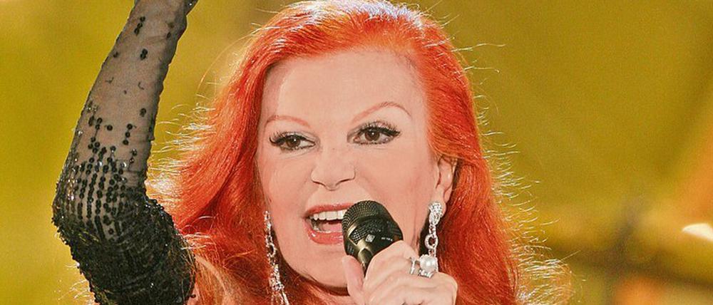 Erscheinung. Milva 2008 im deutschen Fernsehen zu Gast bei Carmen Nebel. 