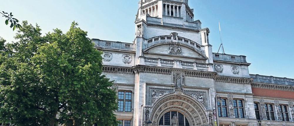 Kathedrale in Kensington. Das V & A beherbergt die größte Sammlung von Kunstgewerbe und Design der Welt.