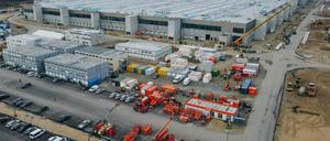 Fast fertig. Teslas Gigafactory in Grünheide. Doch es gibt Ärger. 