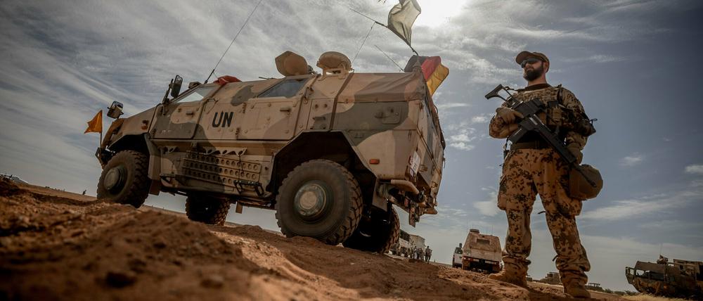 Die Sonne, die Hitze und der Staub sind nicht die gefährlichsten Herausforderungen für die Bundeswehr in Mali, denn da sind auch noch die Islamisten.