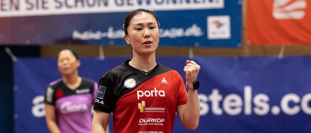 Berliner Jubel. Shan Xiaona feiert ihren Sieg gegen Fu Yu.