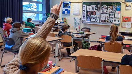 Noch sind die Schulen geöffnet. Aber ab einer Überschreitung der Inzidenz von 165 an drei aufeinanderfolgenden Tagen ist wieder Schluss.