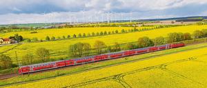 Der RE 1 als meistgenutzte Regionallinie durchquert Brandenburg von Ost nach West – und dabei auch das mittendrin gelegene Berlin. 