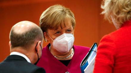 Bundeskanzlerin Angela Merkel nimmt an einem Videokonferenztreffen mit Chinas Ministerpräsident Li Keqiang teil.