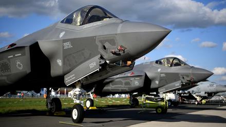 Tarnkappen-Kampfjets der USA bei einer Luftfahrtausstellung in Berlin (Archivbild)