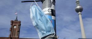 Die Berliner werden immer unzufriedener damit, wie der Senat die Corona-Pandemie bekämpft.