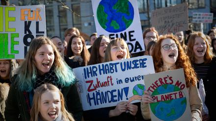  Das Bundesverfassungsgericht gibt ihnen recht: Klimaschutz darf nicht auf die nächste Generation abgewälzt werden (Archivbild).