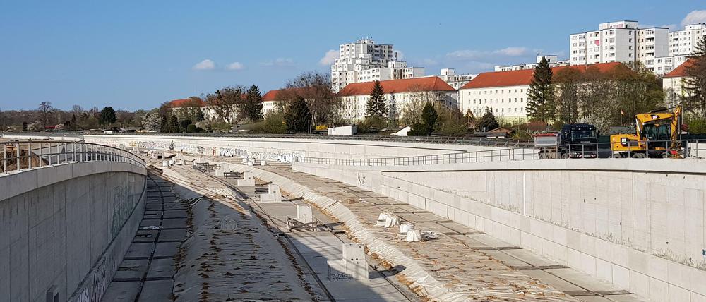 Der Trog für die Verlängerung der Berliner Stadtautobahn A100.