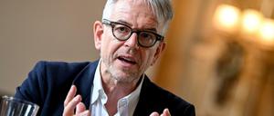 Oliver Reese, Intendant des Berliner Ensemble, bei einem Pressegespräch 2020.