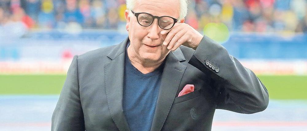 Abschiedstränen. Fritz Keller, hier bei seinem Abschied vom SC Freiburg, wird wohl bald auch beim DFB aus dem Amt scheiden müssen.
