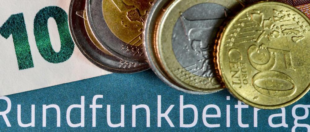 17,50 Euro monatlicher Rundfunkbeitrag reichen ARD, ZDF und Deutschlandradio nicht. Sie wollen für die Jahre 2021 bis 2024 einen Beitrag von 18,36 Euro.