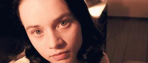 Selfie aus der NS-Zeit. Luna Wedler als Sophie Scholl hält selbst die Kamera.