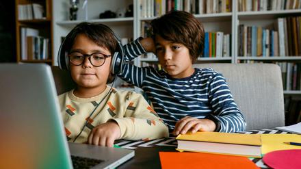 Konferenz mit der Klasse: Für viele Kinder ist das seit Monaten Alltag.
