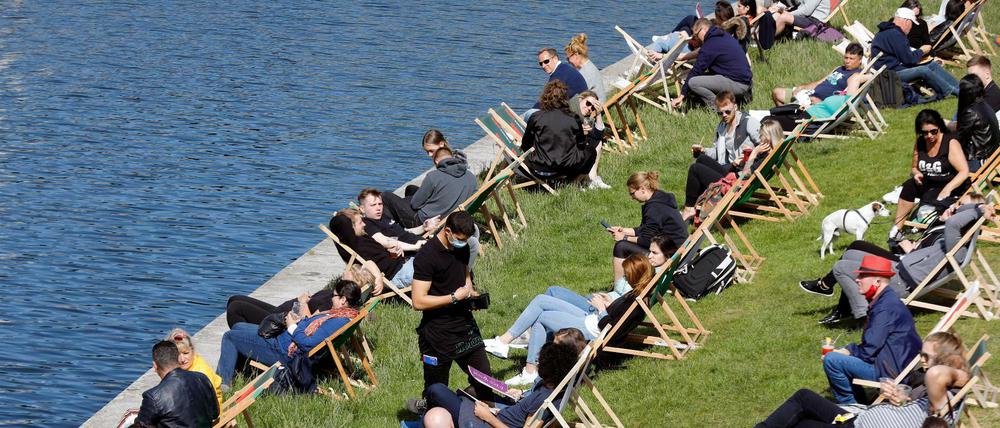 Im Mai 2020 gab es ebenfalls Lockerungen. Nun soll es sie zunächst nur für Geimpfte und Genesene geben.