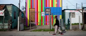 Alfredo Brillembourg: Urban-Think Tank Design Partners, Empower Shack 