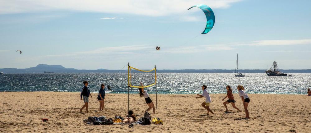 Ab in den Urlaub. Die EU arbeitet an einer technischen Lösung, die Reisen für Geimpfte, Genesene und Getestete erleichtern soll.